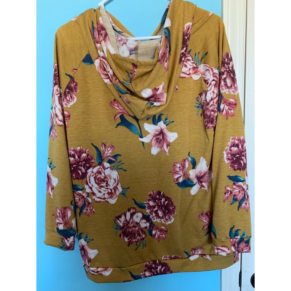 Long sleeve pull over - Picture 2 of 4